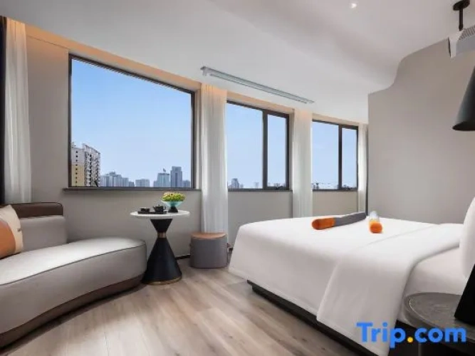 Superior Double room with city view