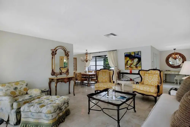 Antigua St Home