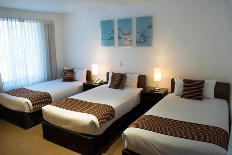 Standard Triple room