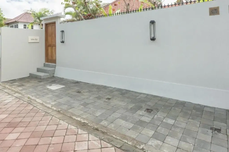 2 Bedrooms Triple Villa