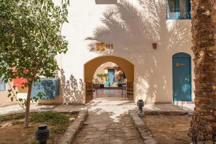Boulevard Apartment Hotel