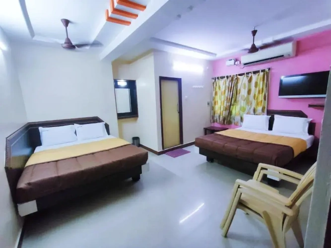 Quadruple Family Suite