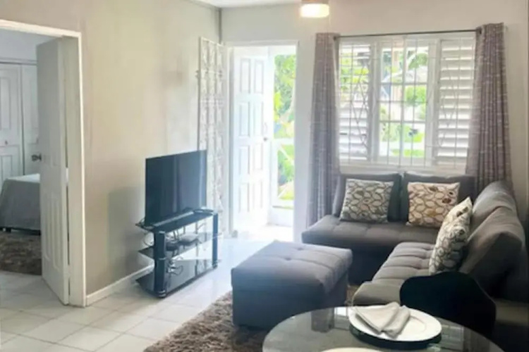 Cozy Central 1-bed Apartment in Kingston