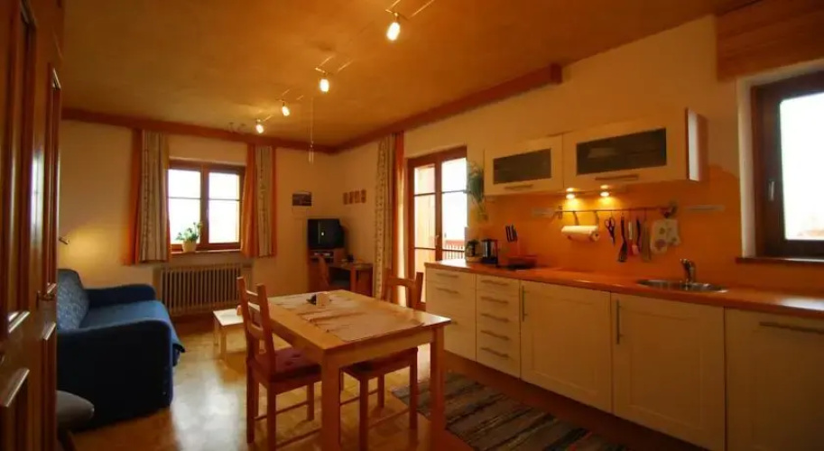 Residence Zirmer Wohnung Erde