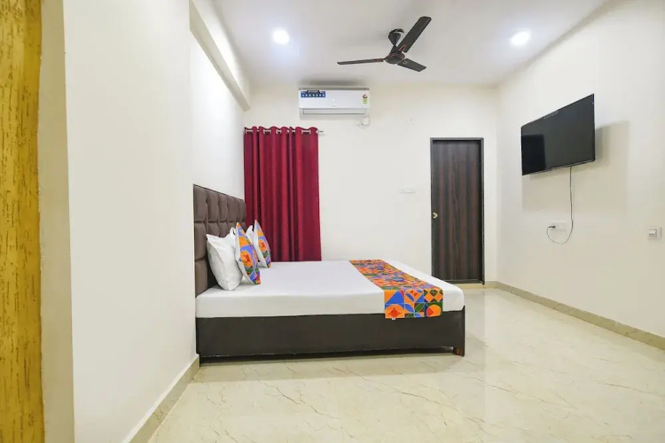 Fabhotel Parijat