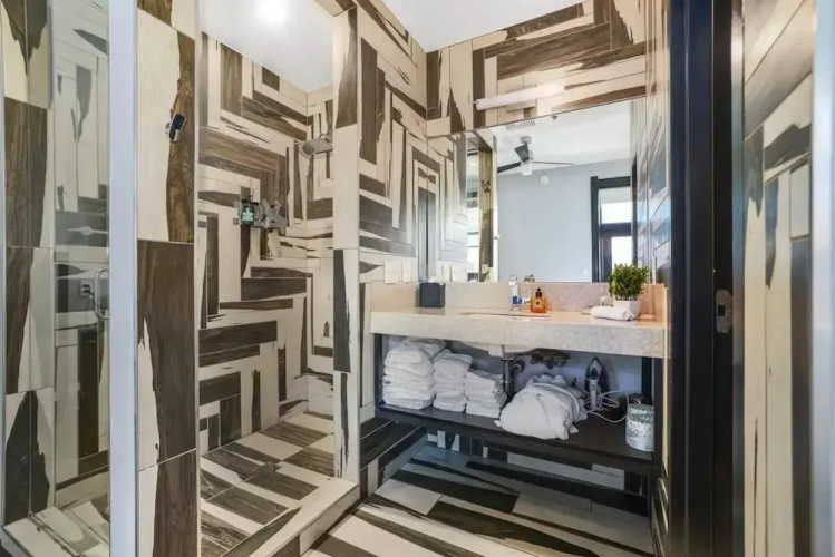 Intimate En Suite Studio