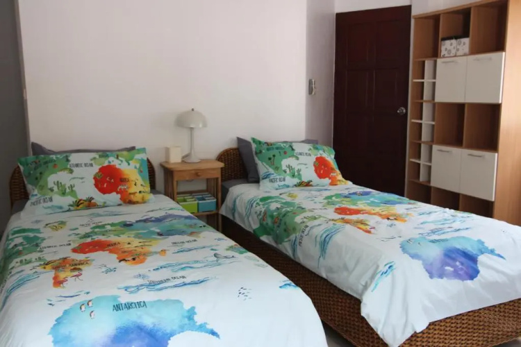 4 bedroom villa- sleeps 8