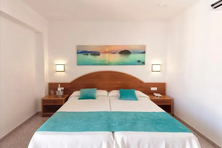 Standard Double room with city view