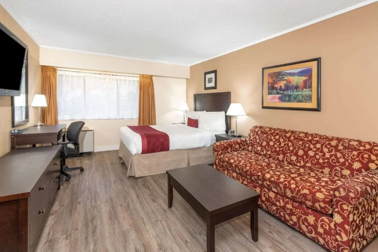 Ramada Coquitlam