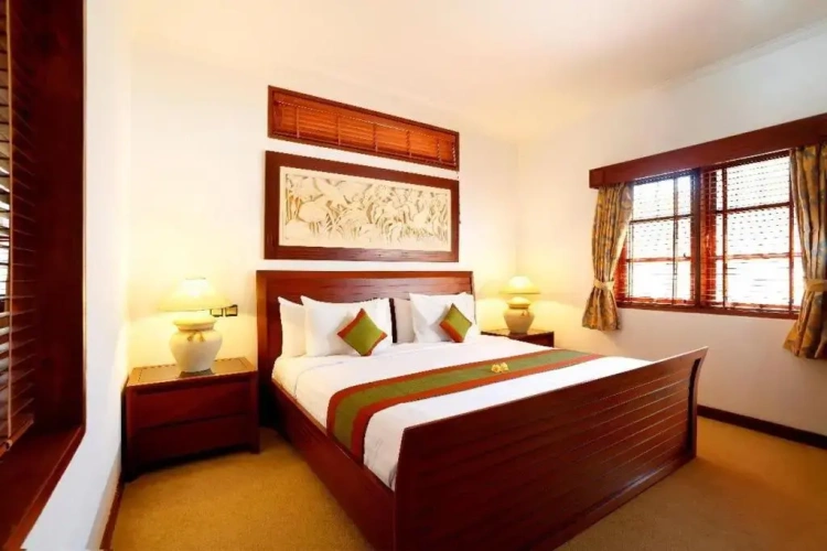 4 Bedrooms Villa