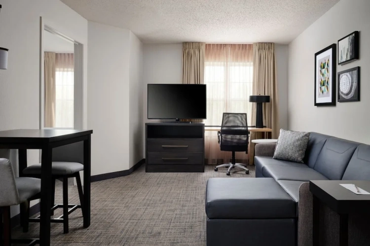 1 Bedroom Suite