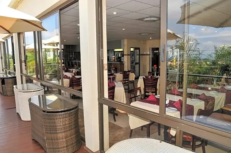 2Ten Hotel