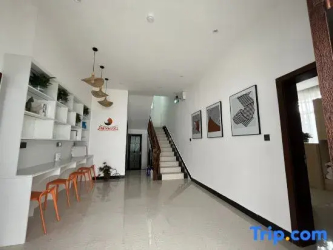Three Cats Hostel (Mangshi)