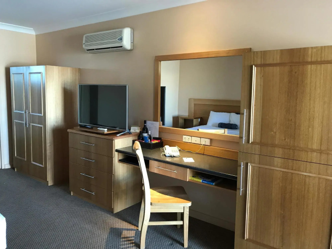Sunseeker Motor Inn