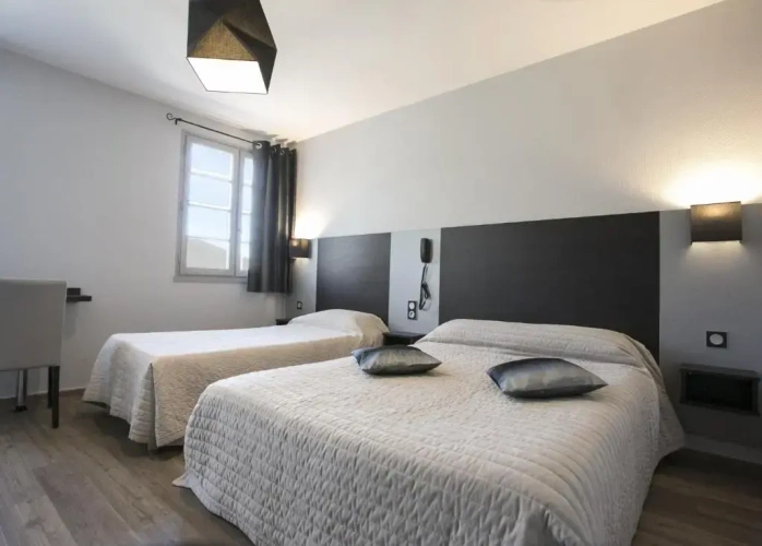 Standard Triple room