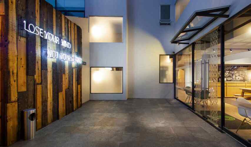 Hotel MX aeropuertoOver view