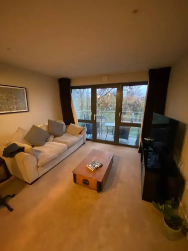 Inviting 2BD Flat W/private Balcony - Battersea!