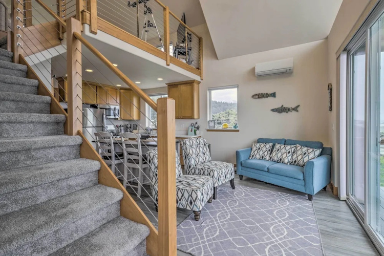 Chic Beachfront Abode w/ Balcony & Beach Access!