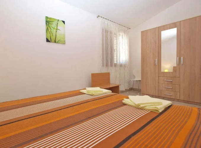 Apartment 893