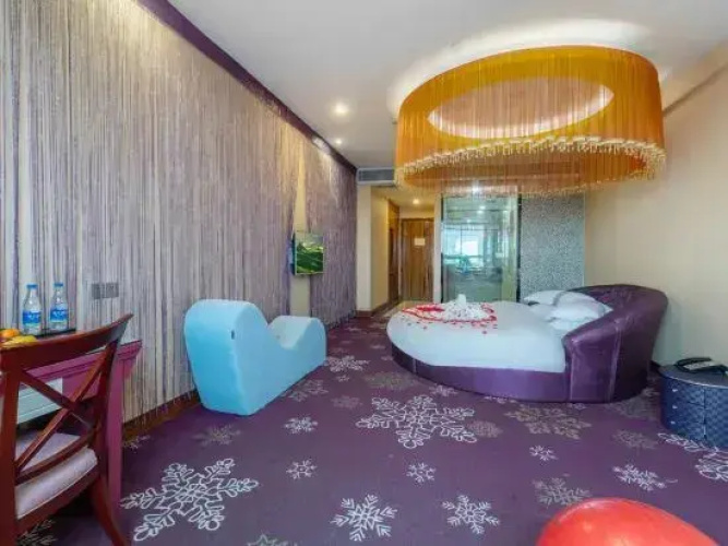 Ailunbao Hotel
