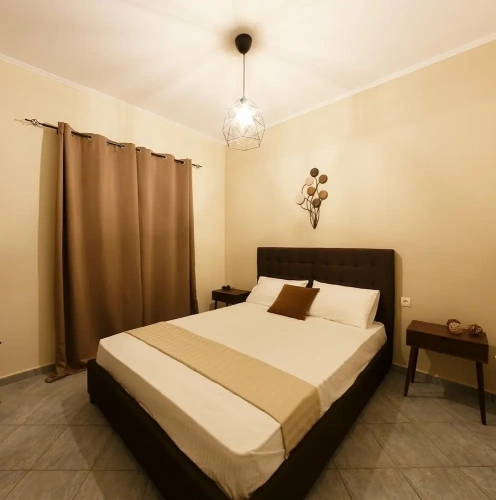 6 Bedrooms Villa