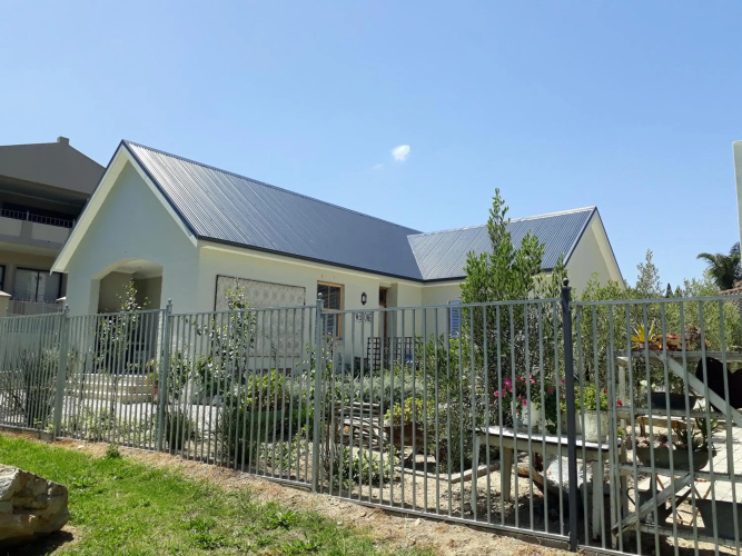 Nerf-af Cottage and ROOMS