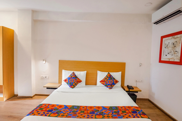 FabHotel Santosh Palace