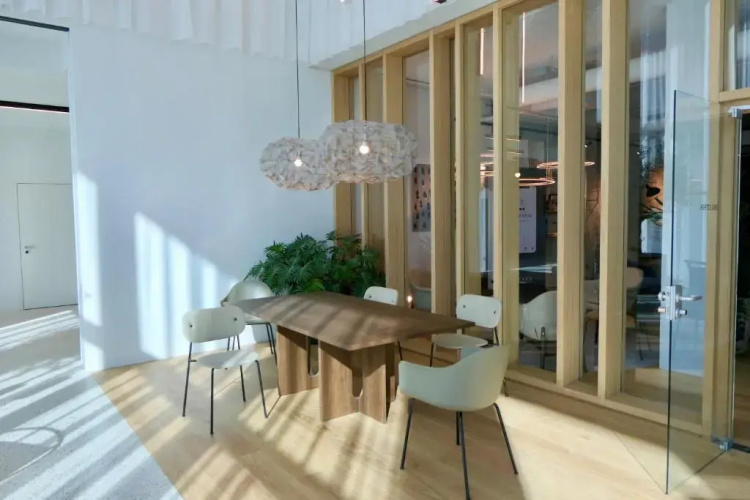 New Luxury apartment overlooking Vienna