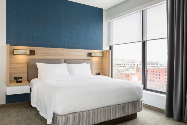 1 Bedroom Suite