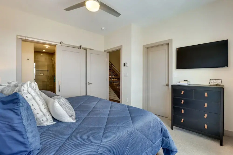 Rooftop Mtn View & Hot Tub: Silverthorne Home!