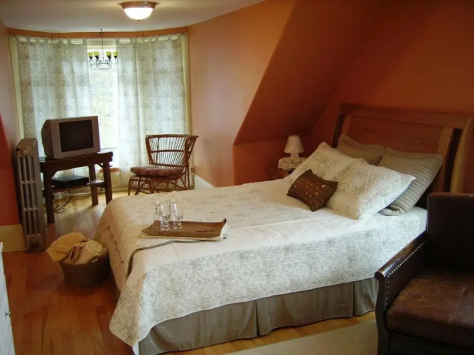 Old Riverside Lodge B & B