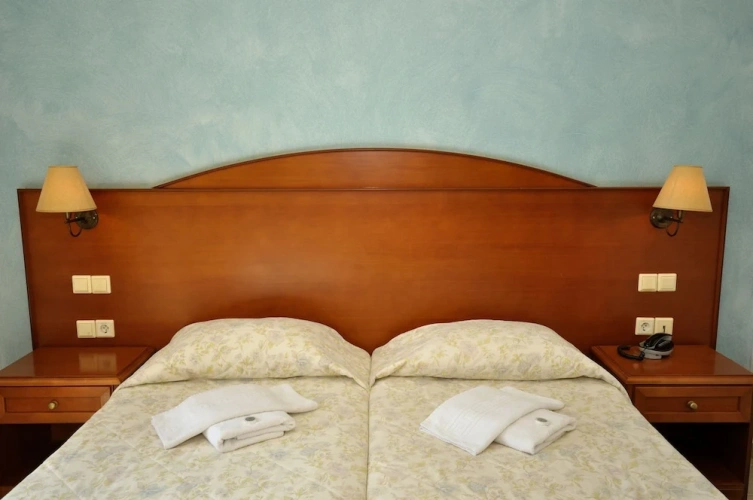 1 Bedroom Standard Double room with balcony and with garden view