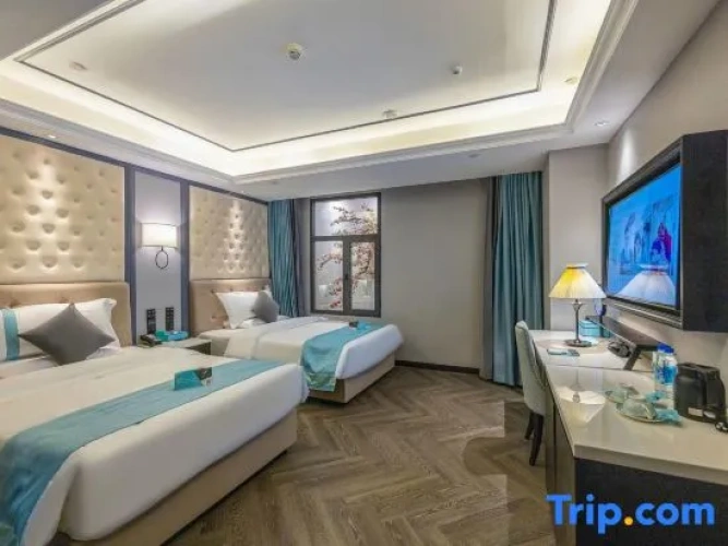 Standard Twin room with view