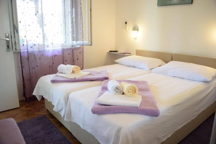 Jele Rooms