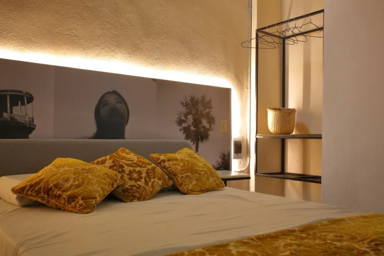 FIXIE LOFTS - Colonial Villa Suites with Pool