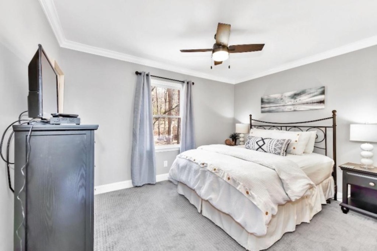 4 Bedrooms Cottage