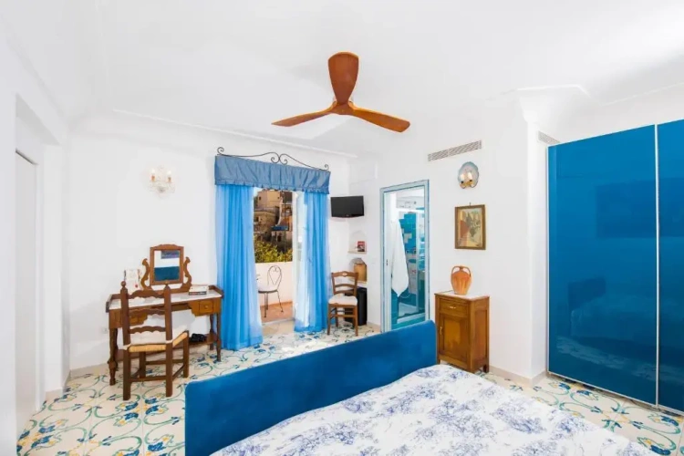Standard Double room with balcony and with sea view