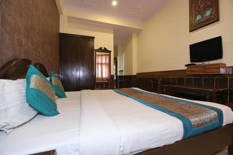 Hotel Sarthi