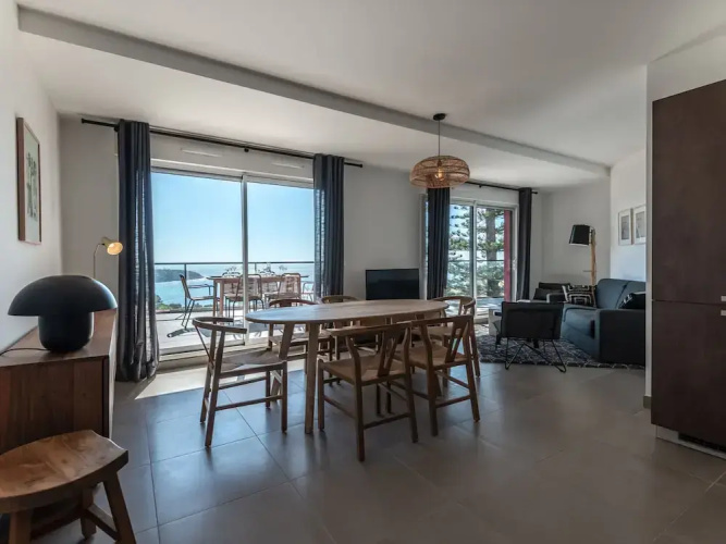 Comfortable Holiday Apartment With Terrace