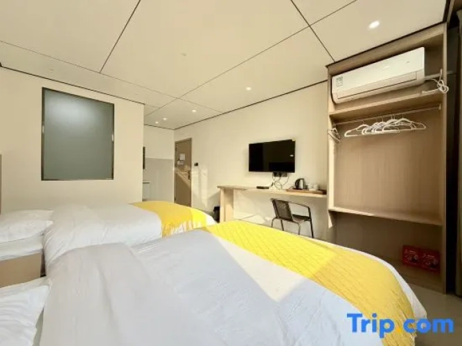 4 Bedrooms Business Suite