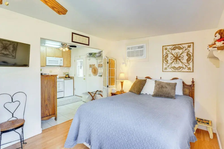 Walkable Studio w/ Patio in Tucson!
