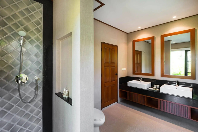 Nai Harn Baan-Bua Villas