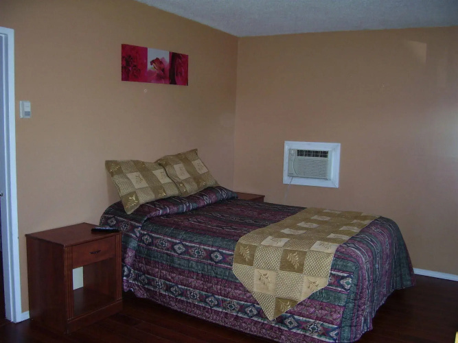 Beach Grove Motel