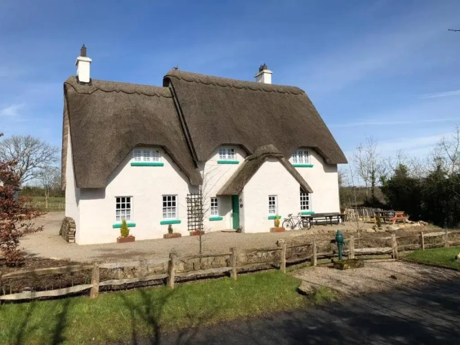 4 Bedrooms Cottage