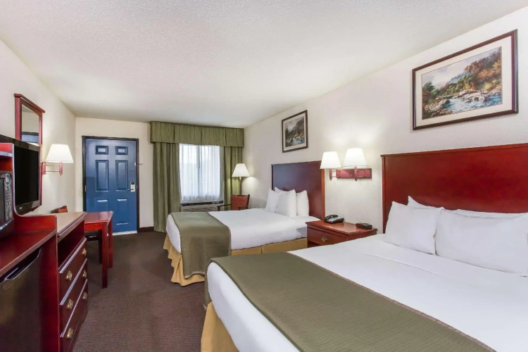 Standard Quadruple room
