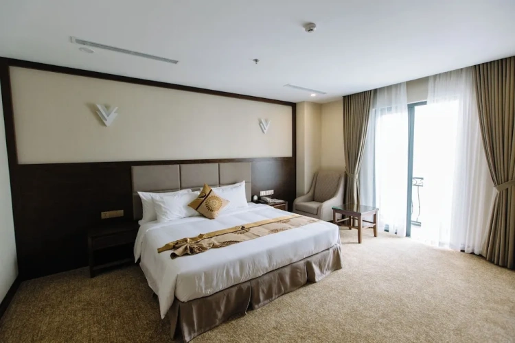 Deluxe Double room with balcony and with land view