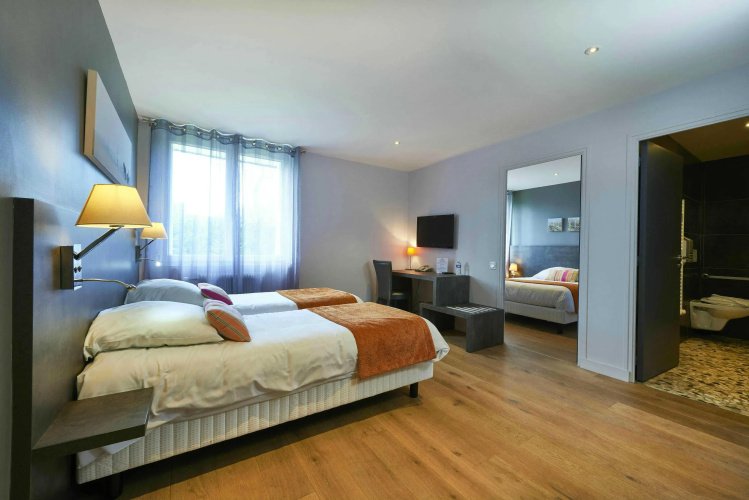 Cozy Hotel