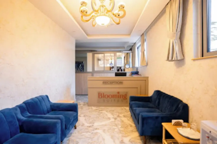 Blooming Suites
