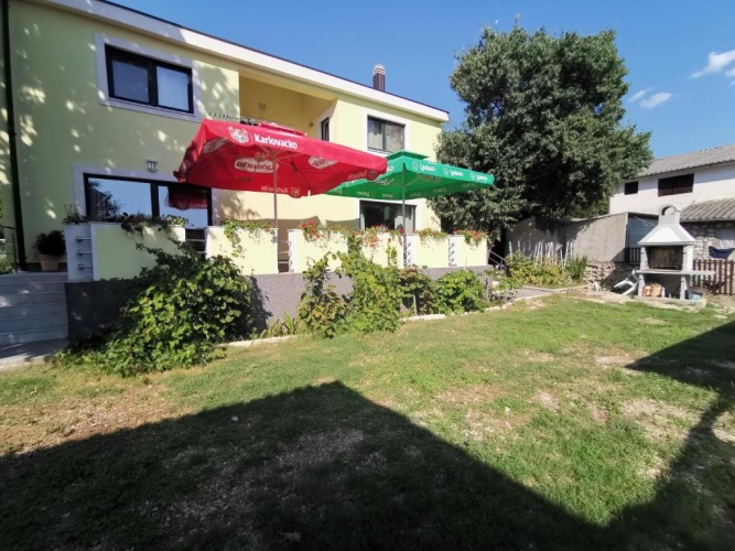 2 Bedrooms Cottage