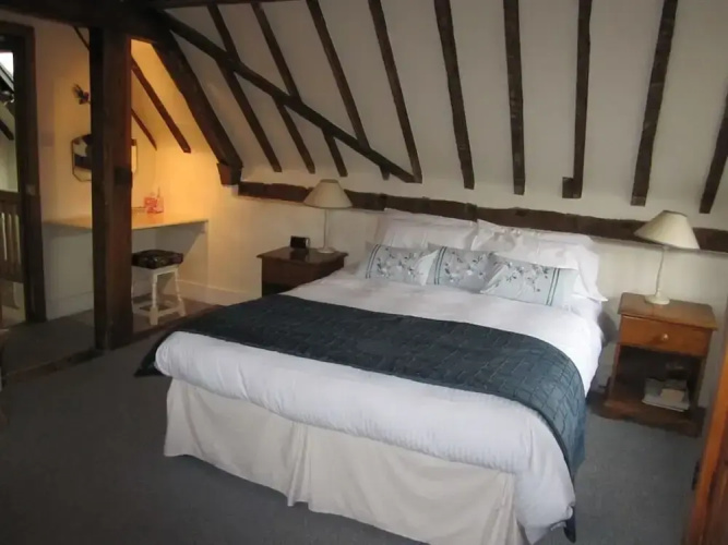 Falcon Inn
